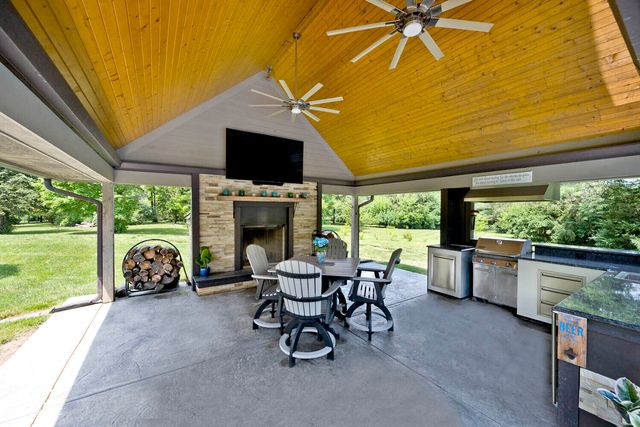 7504 W 600 S, New Palestine, IN 46163