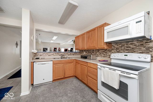 7504 W 600 S, New Palestine, IN 46163