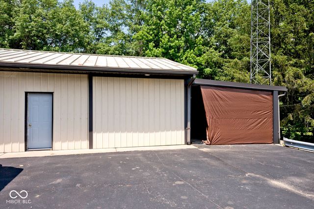 7504 W 600 S, New Palestine, IN 46163