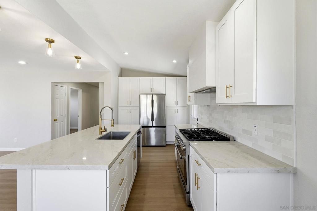 6228 Calle Pavana, San Diego, CA 92139 — exterior