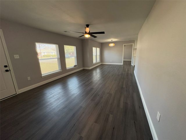 128 Brewster Street, Robinson, TX 76706