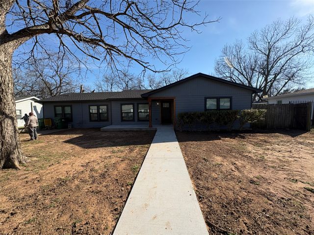 128 Brewster Street, Robinson, TX 76706