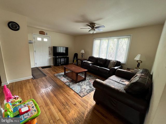 890 BELFRY DR, Blue Bell, PA 19422