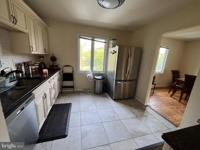 890 BELFRY DR, Blue Bell, PA 19422