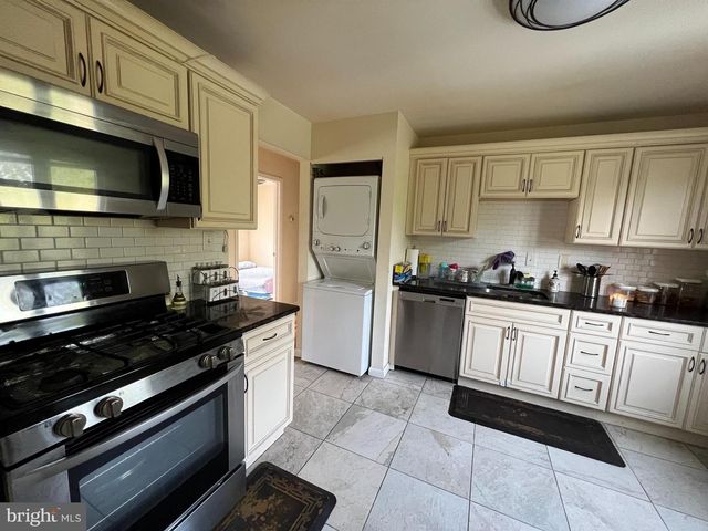 890 BELFRY DR, Blue Bell, PA 19422