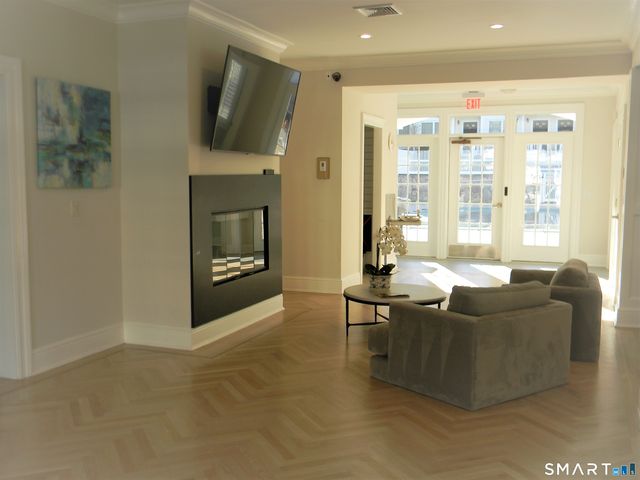 85 Camp Avenue 17B, Stamford, CT 06907