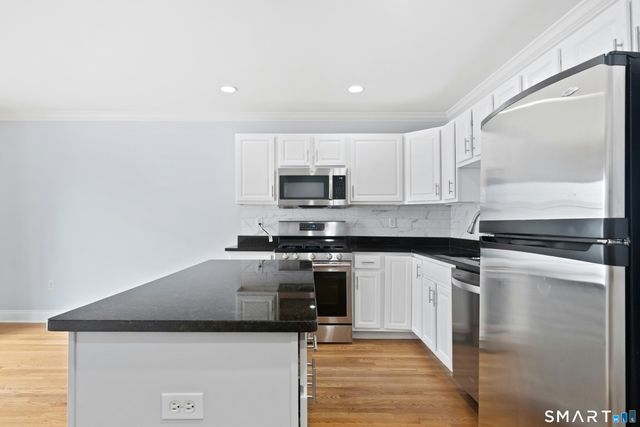 85 Camp Avenue 17B, Stamford, CT 06907