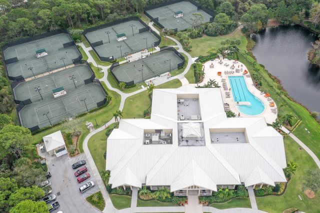 2562 NW Seagrass Drive 7, Palm City, FL 34990