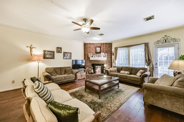 1306 N Gabriel River Circle, Sugar Land, TX 77478