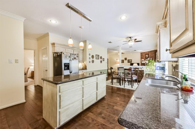 1306 N Gabriel River Circle, Sugar Land, TX 77478