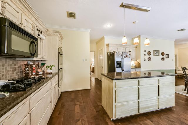 1306 N Gabriel River Circle, Sugar Land, TX 77478