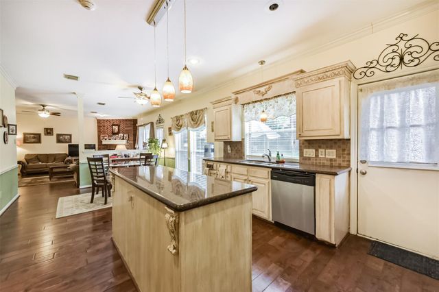 1306 N Gabriel River Circle, Sugar Land, TX 77478