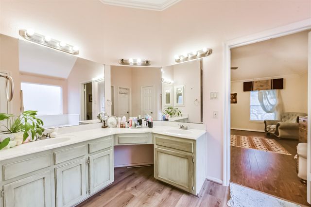 1306 N Gabriel River Circle, Sugar Land, TX 77478