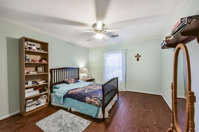 1306 N Gabriel River Circle, Sugar Land, TX 77478