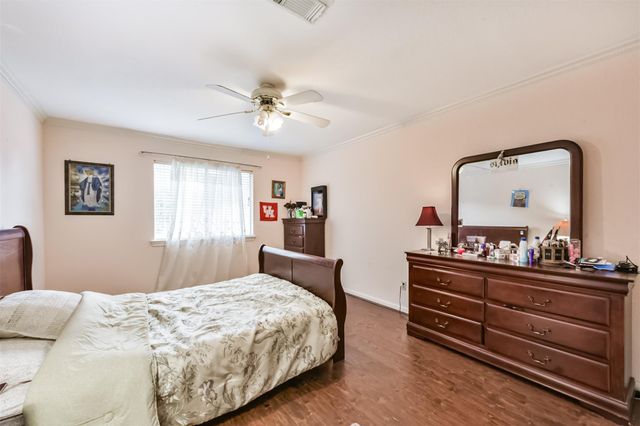 1306 N Gabriel River Circle, Sugar Land, TX 77478