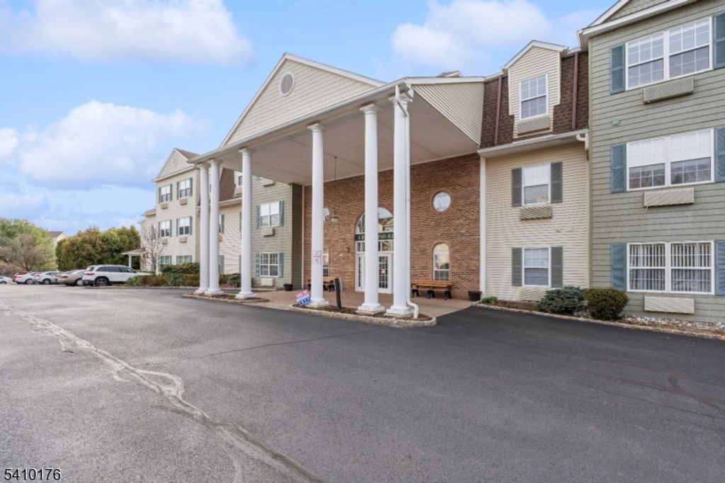 4 Richmond Road 215, West Milford Twp., NJ 07480 — exterior