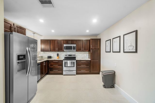 6044 Glendale Drive, Boca Raton, FL 33433