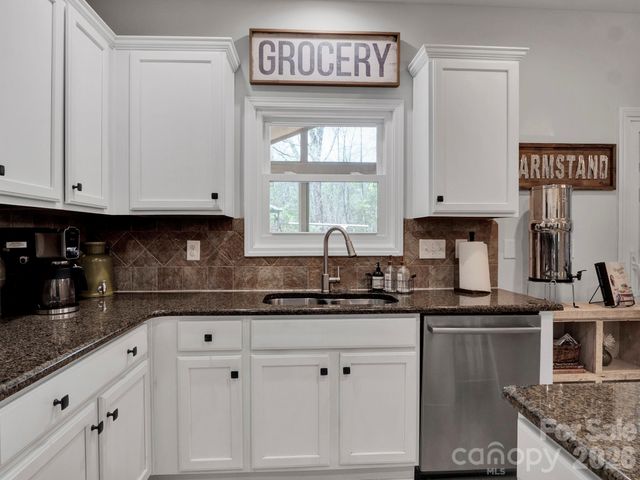 1800 Robbins Meadows Drive, Waxhaw, NC 28173