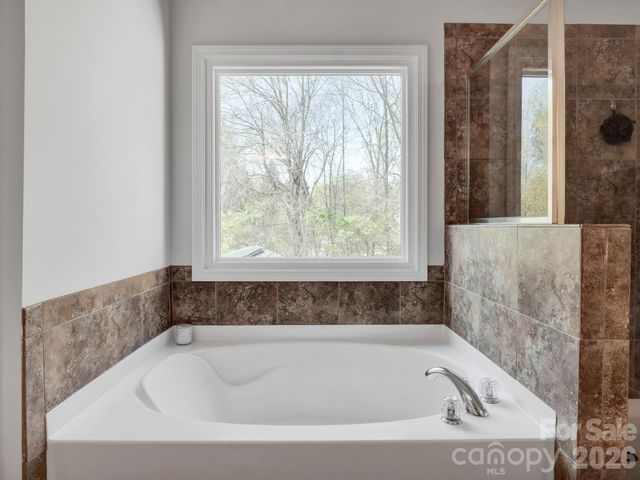 1800 Robbins Meadows Drive, Waxhaw, NC 28173