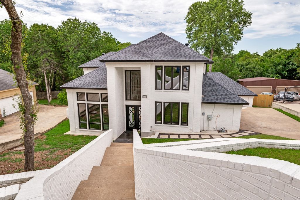 1417 Wyndmere Drive, Desoto, TX 75115
