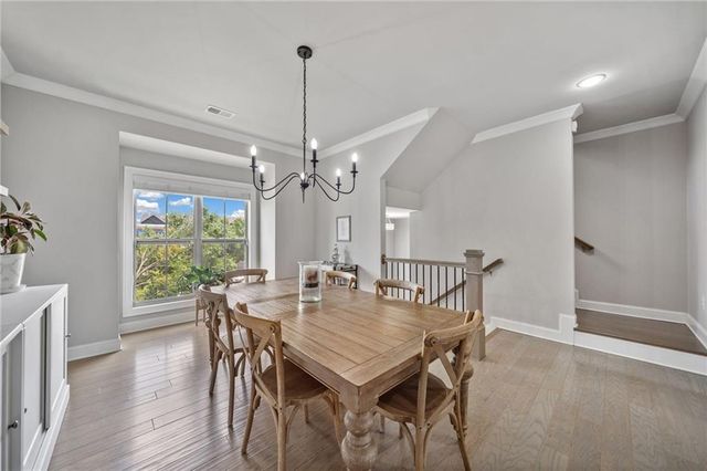 1094 Township Square, Alpharetta, GA 30022