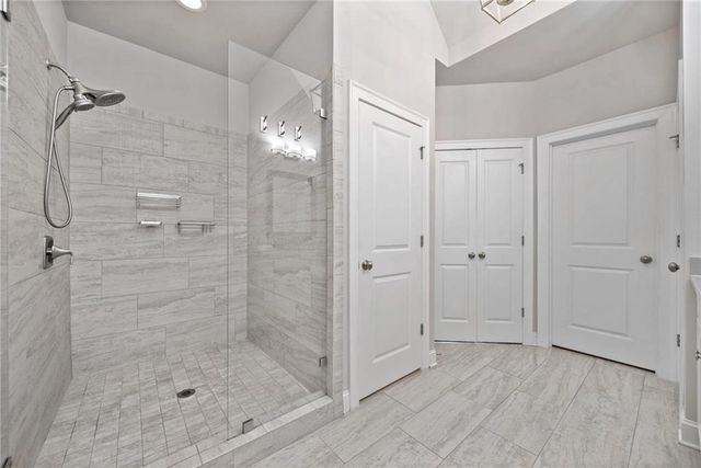 1094 Township Square, Alpharetta, GA 30022