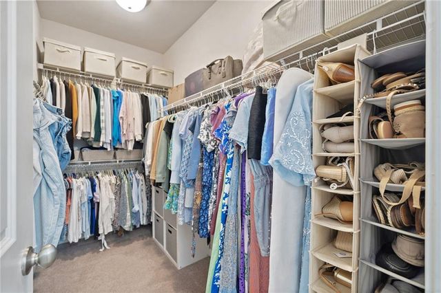 1094 Township Square, Alpharetta, GA 30022