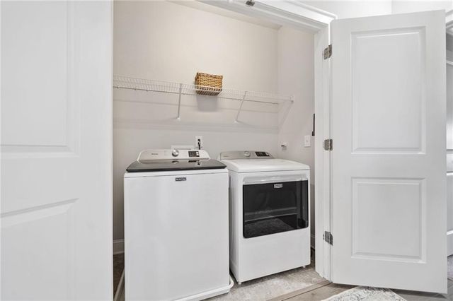 1094 Township Square, Alpharetta, GA 30022