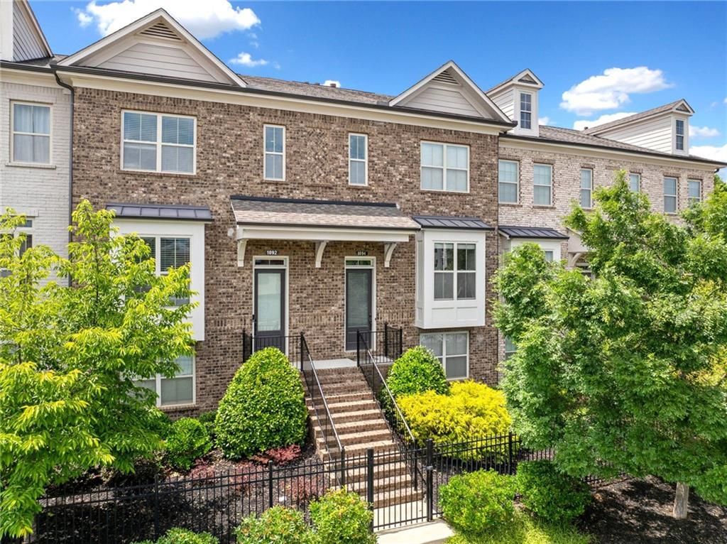 1094 Township Square, Alpharetta, GA 30022