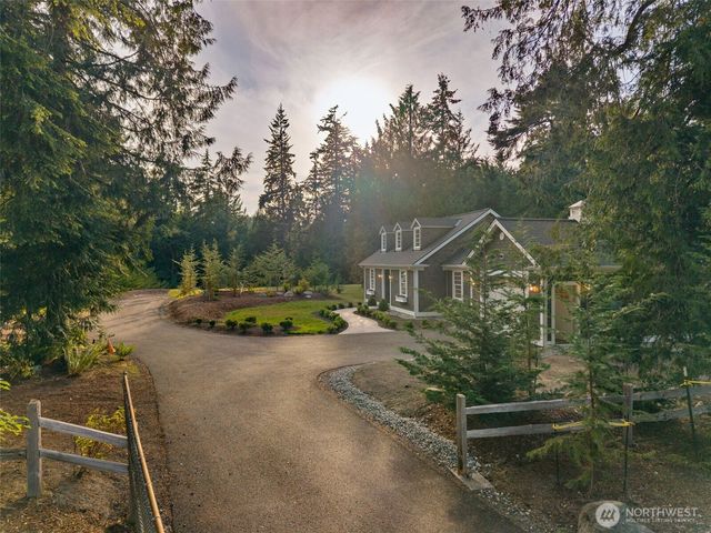 7077 NE Ridge Lane, Bainbridge Island, WA 98110