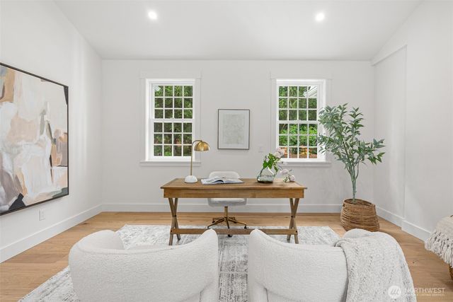 7077 NE Ridge Lane, Bainbridge Island, WA 98110