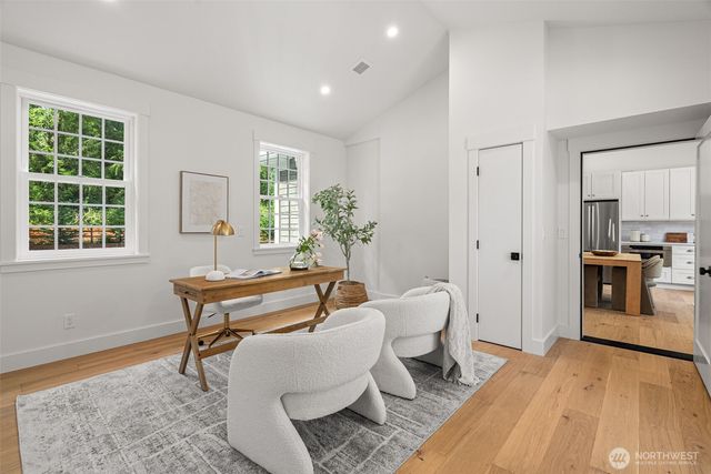 7077 NE Ridge Lane, Bainbridge Island, WA 98110