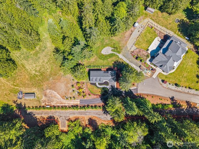 7077 NE Ridge Lane, Bainbridge Island, WA 98110