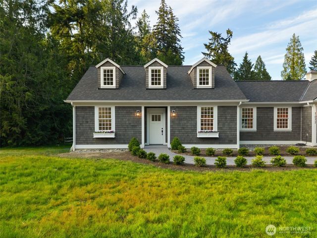 7077 NE Ridge Lane, Bainbridge Island, WA 98110