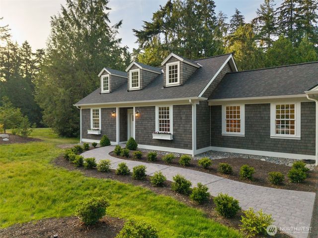 7077 NE Ridge Lane, Bainbridge Island, WA 98110