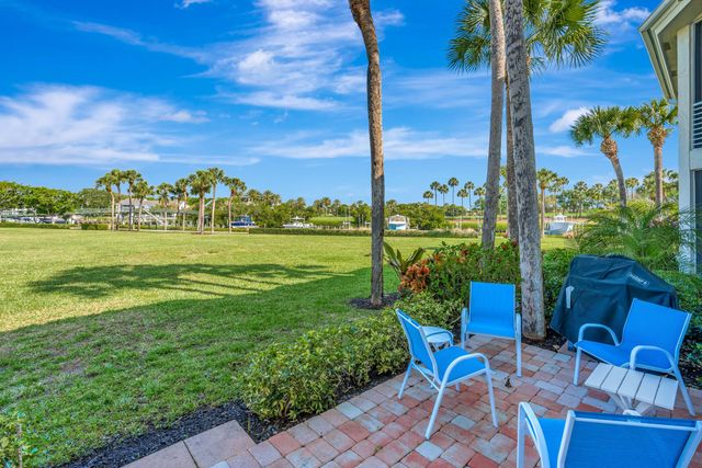 1201 Captains Way, Jupiter, FL 33477