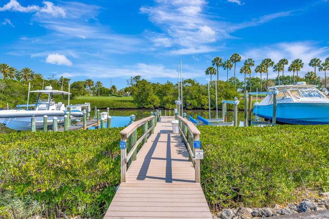 1201 Captains Way, Jupiter, FL 33477