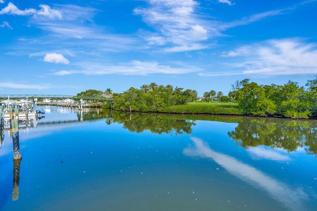 1201 Captains Way, Jupiter, FL 33477