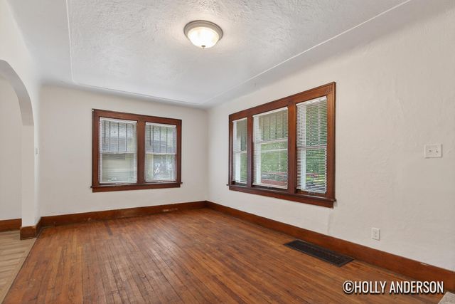 3012 9th Street, Muskegon, MI 49444