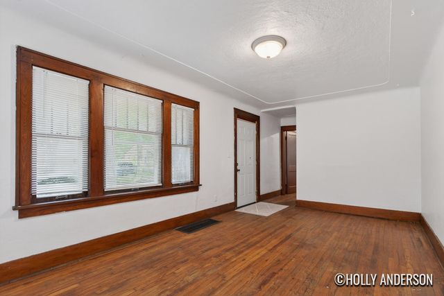3012 9th Street, Muskegon, MI 49444