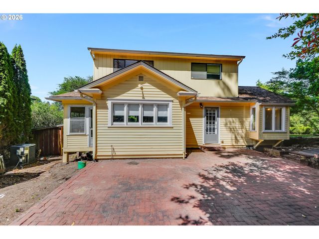 8936 Sw 8TH Ave, Portland, OR 97219