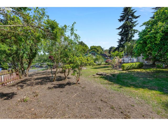 8936 Sw 8TH Ave, Portland, OR 97219