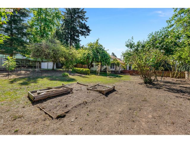8936 Sw 8TH Ave, Portland, OR 97219