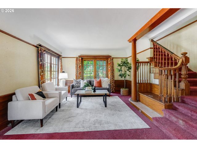 8936 Sw 8TH Ave, Portland, OR 97219