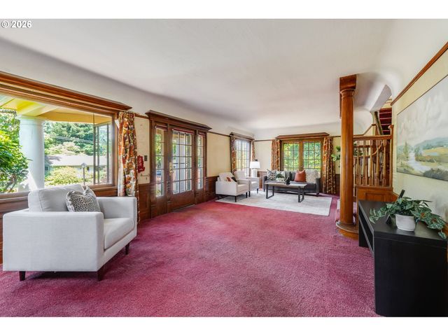 8936 Sw 8TH Ave, Portland, OR 97219