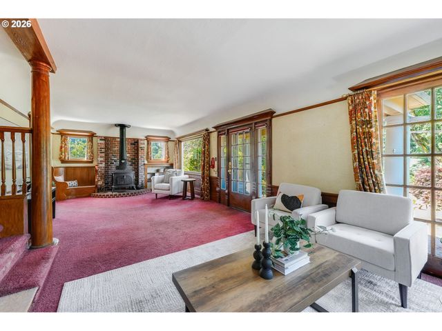 8936 Sw 8TH Ave, Portland, OR 97219