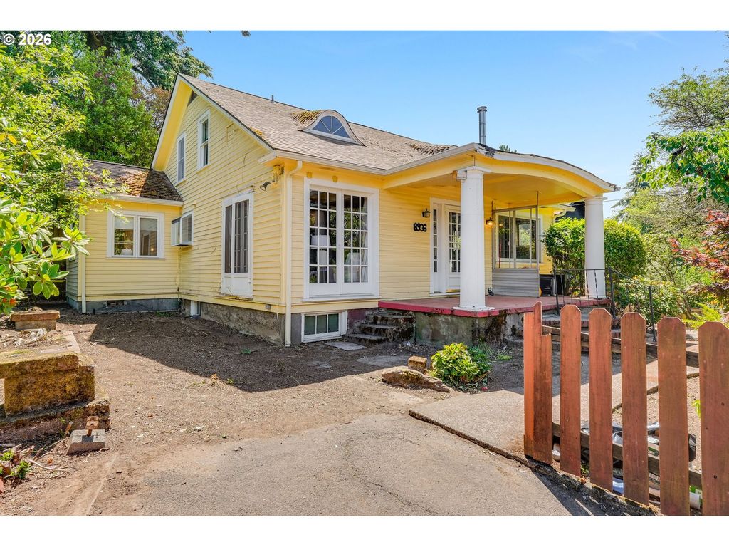 8936 Sw 8TH Ave, Portland, OR 97219