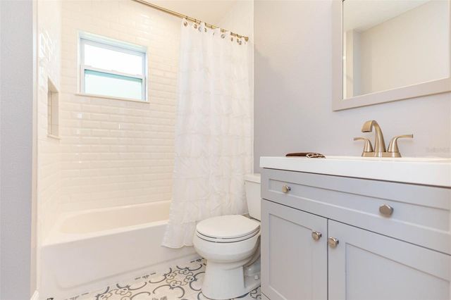 3911 W TYSON AVENUE, Tampa, FL 33611