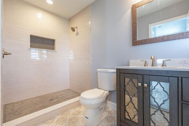 3911 W TYSON AVENUE, Tampa, FL 33611