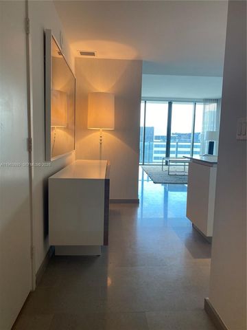 88 SW 7th St 1904, Miami, FL 33130